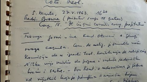 Stranica rukom pisanog dnevnika u spiralnom bloku, s nadnevkom 27. V. 1963. i bilješkama o radu teološke komisije.